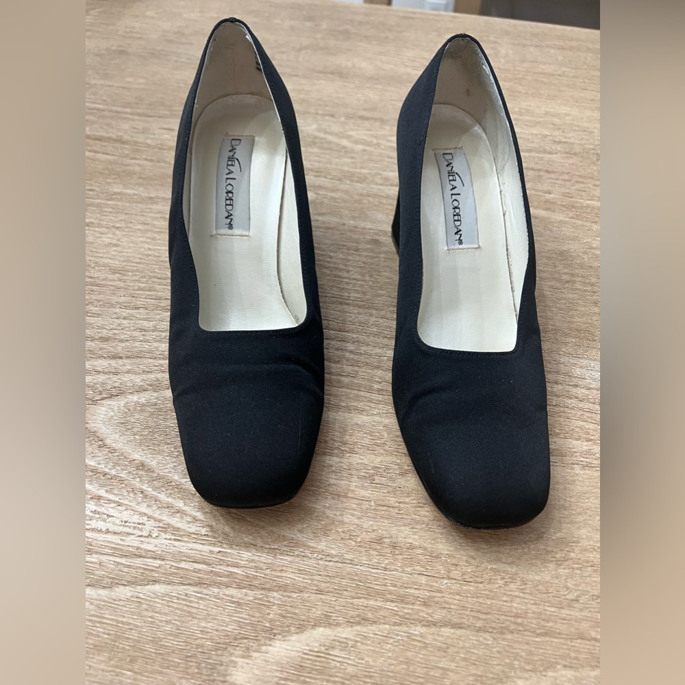 Daniela loredan black pumps size 9